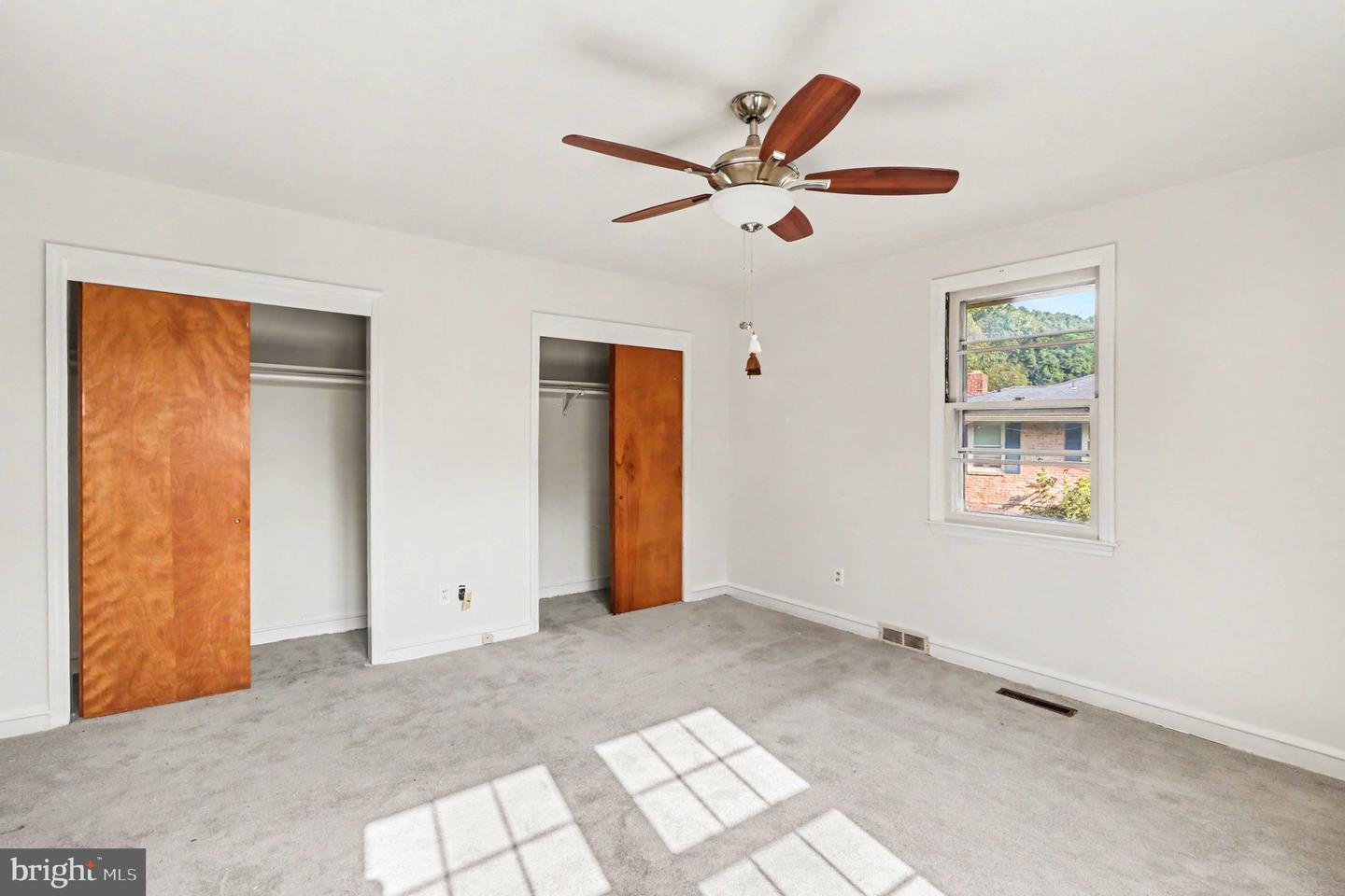 1202 Hillside Blvd Property Photo 21