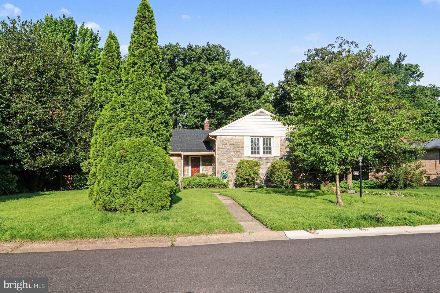1202 Hillside Blvd Property Photo 36