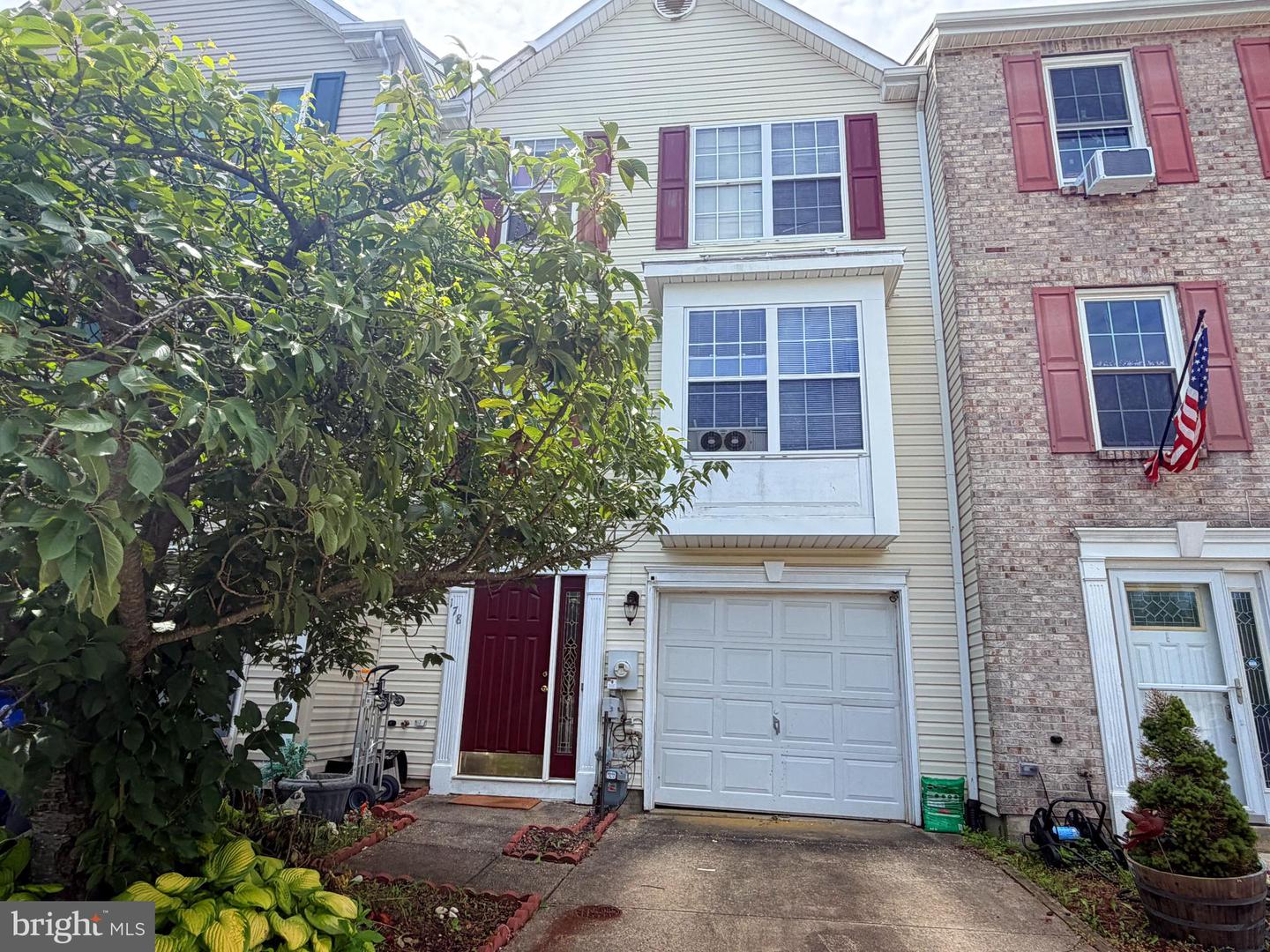 178 VERSAILLES CT Property Photo 1