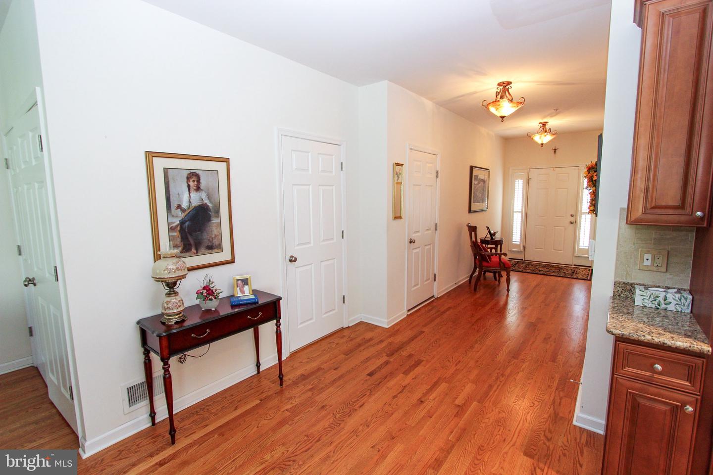 10 Elm Ave Property Photo 4