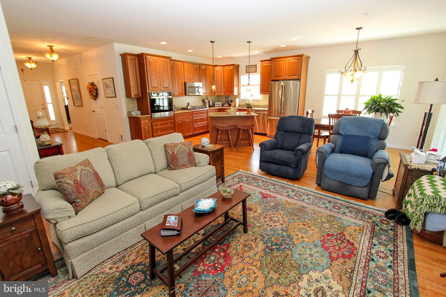 10 Elm Ave Property Photo 6