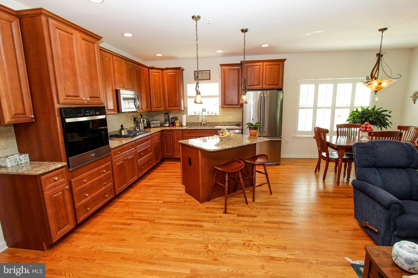 10 Elm Ave Property Photo 8