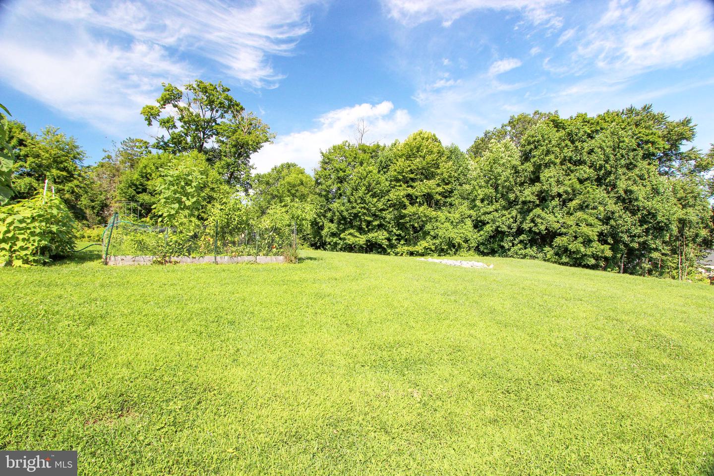 10 Elm Ave Property Photo 28