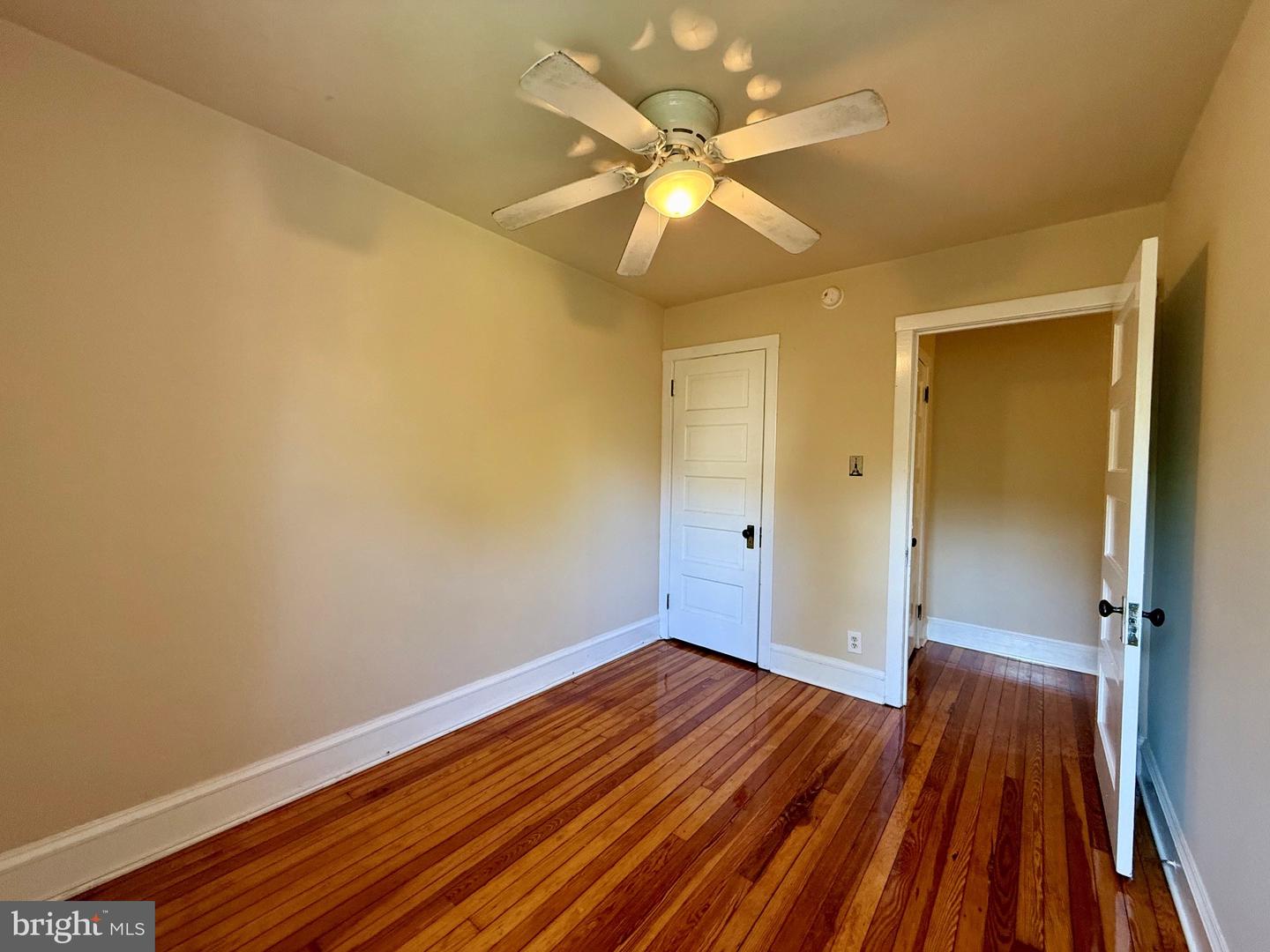 2105 Gilles St Property Photo 15