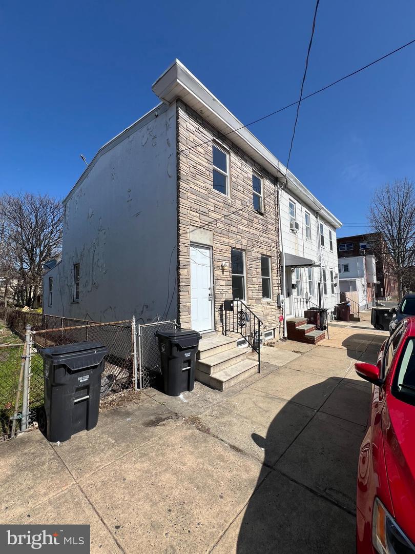 805 Anchorage St Property Photo 10