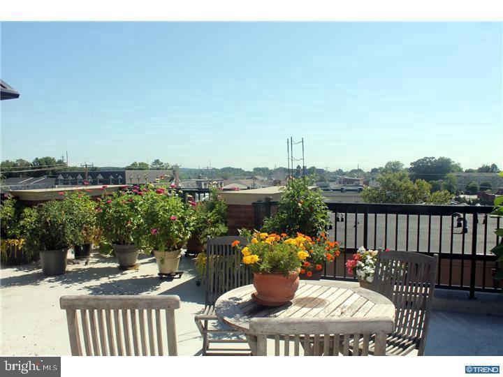 113 E Main St #207 Property Photo 27
