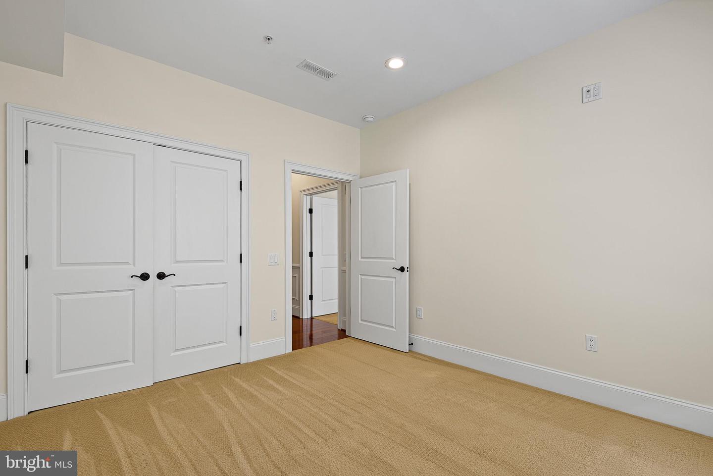 113 E Main St #203 Property Photo 22