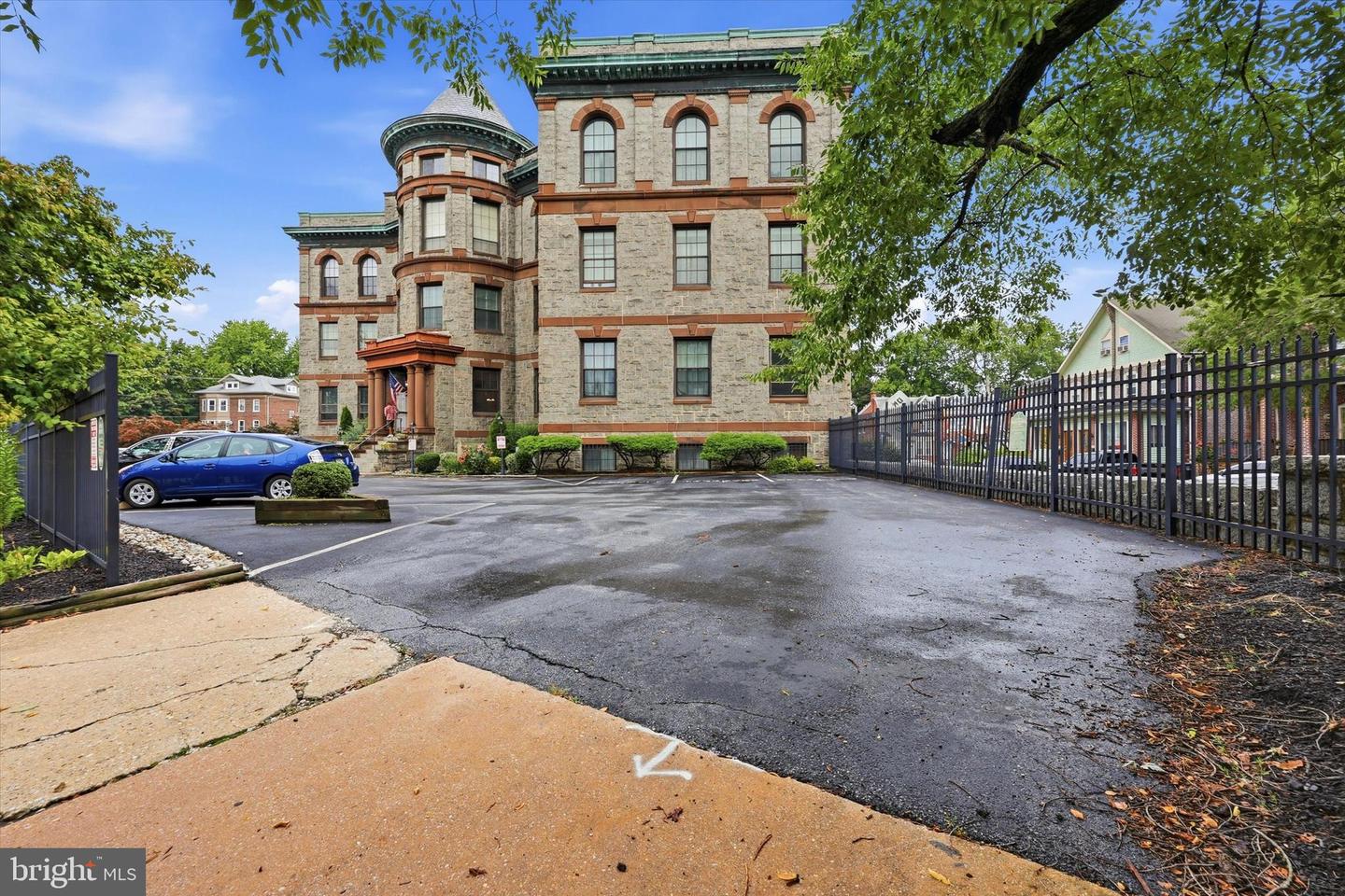 2400-unit #4 Baynard Blvd Property Photo 1