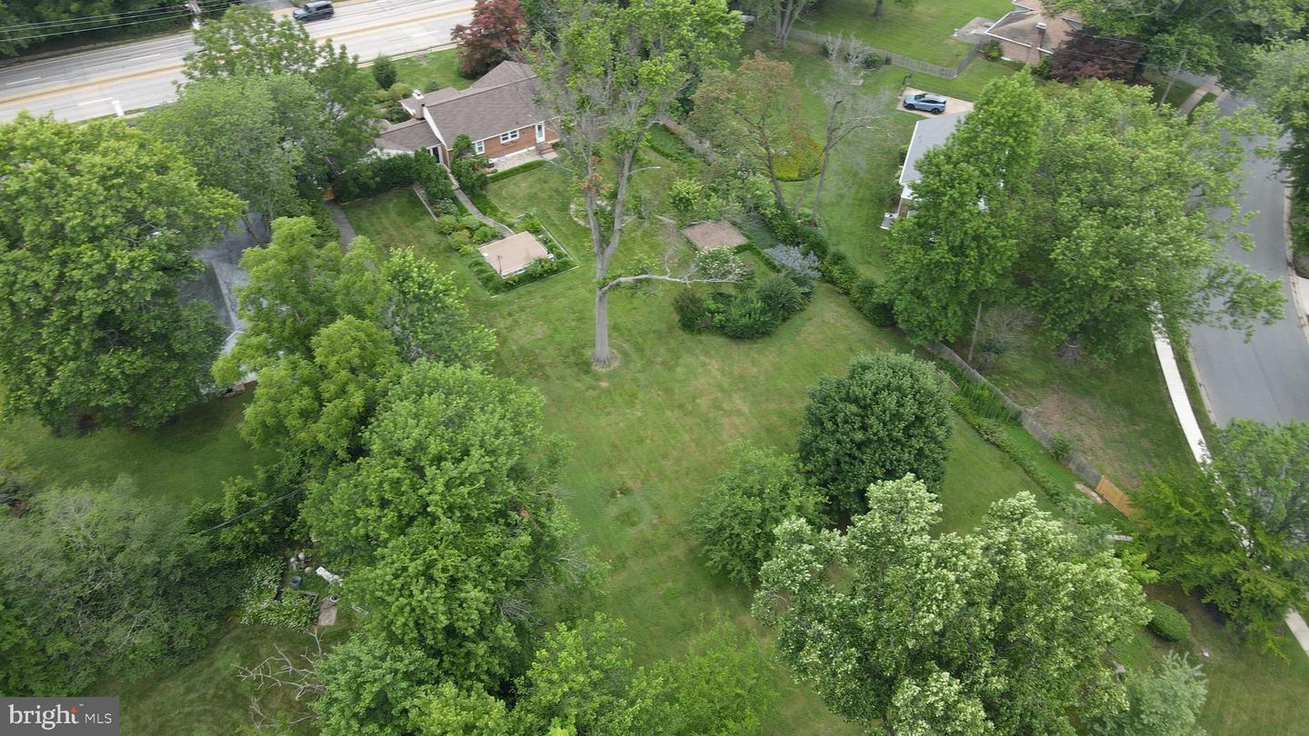 1822 Foulk Rd Property Photo 2