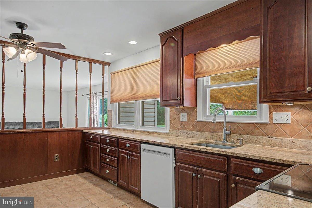 1 Abbey Ct Property Photo 11