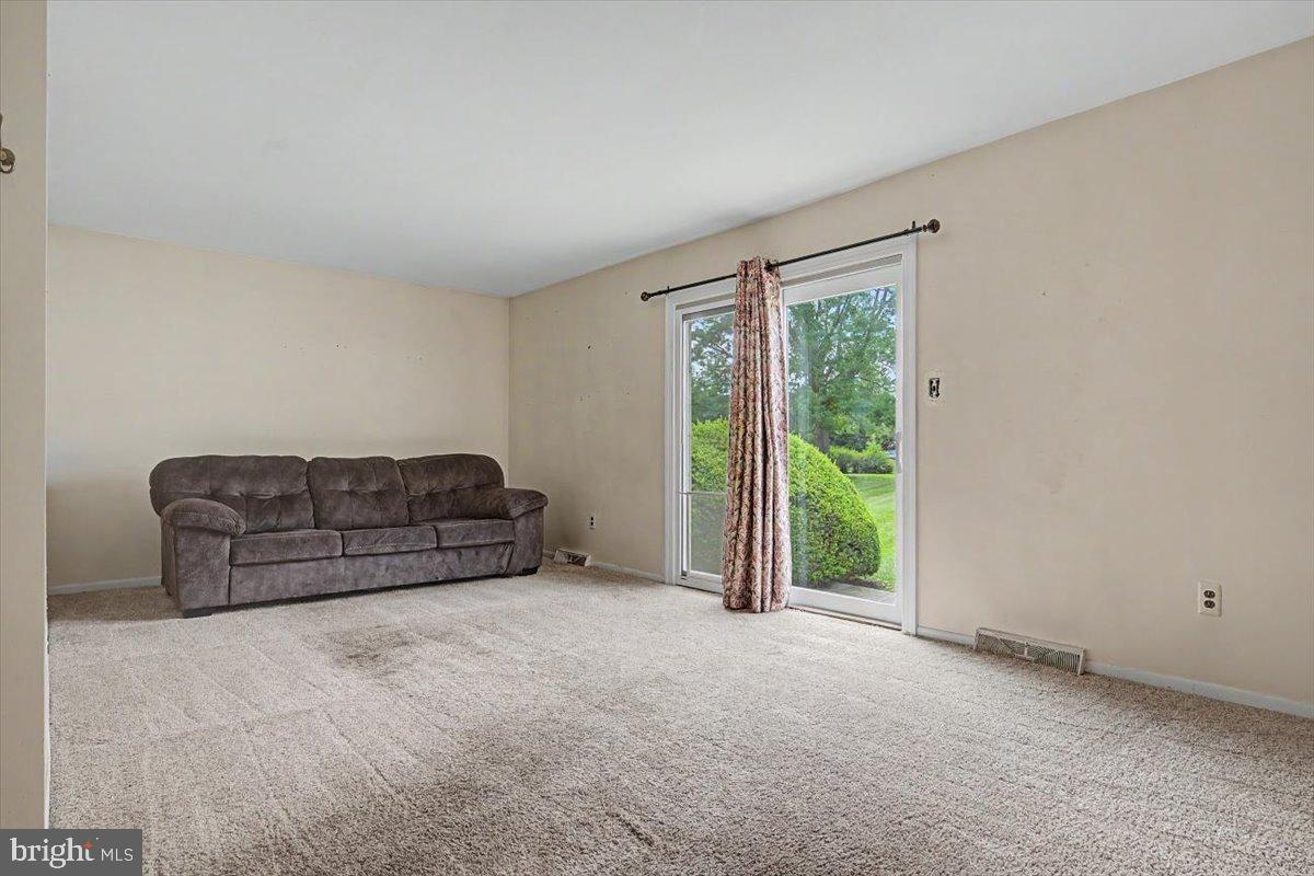 1 Abbey Ct Property Photo 14