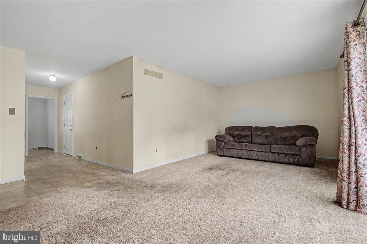 1 Abbey Ct Property Photo 15