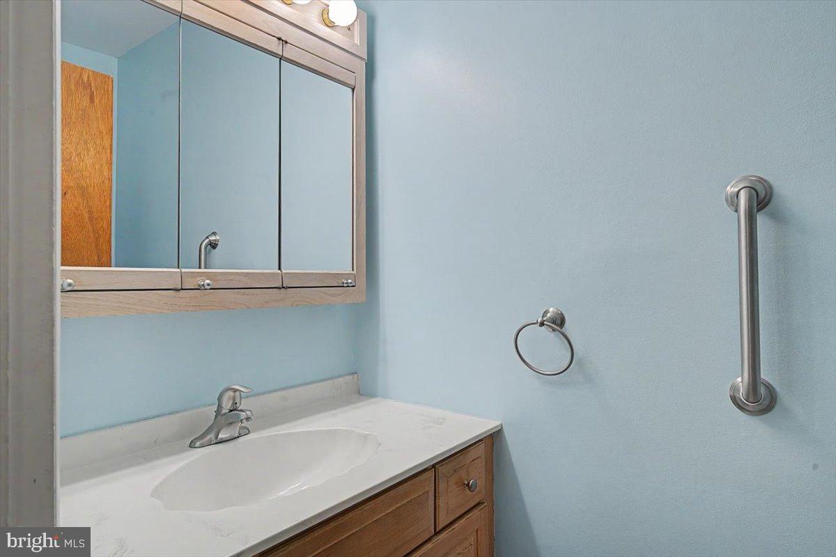 1 Abbey Ct Property Photo 16