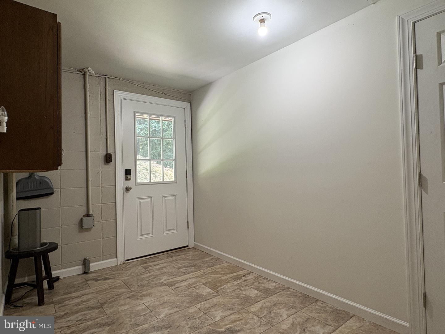 1004 Dixon Dr Property Photo 3