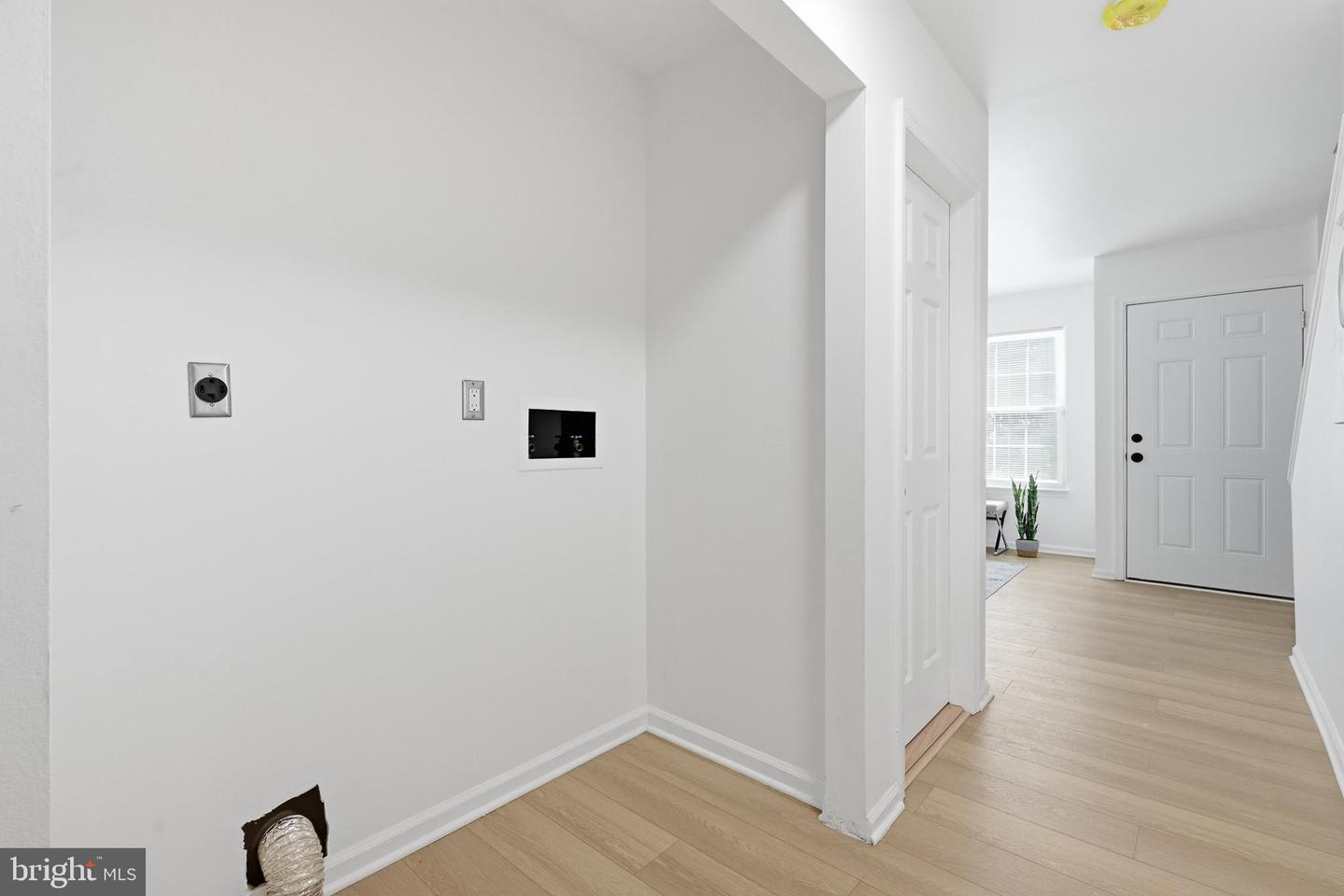 106 6th Ave Property Photo 8