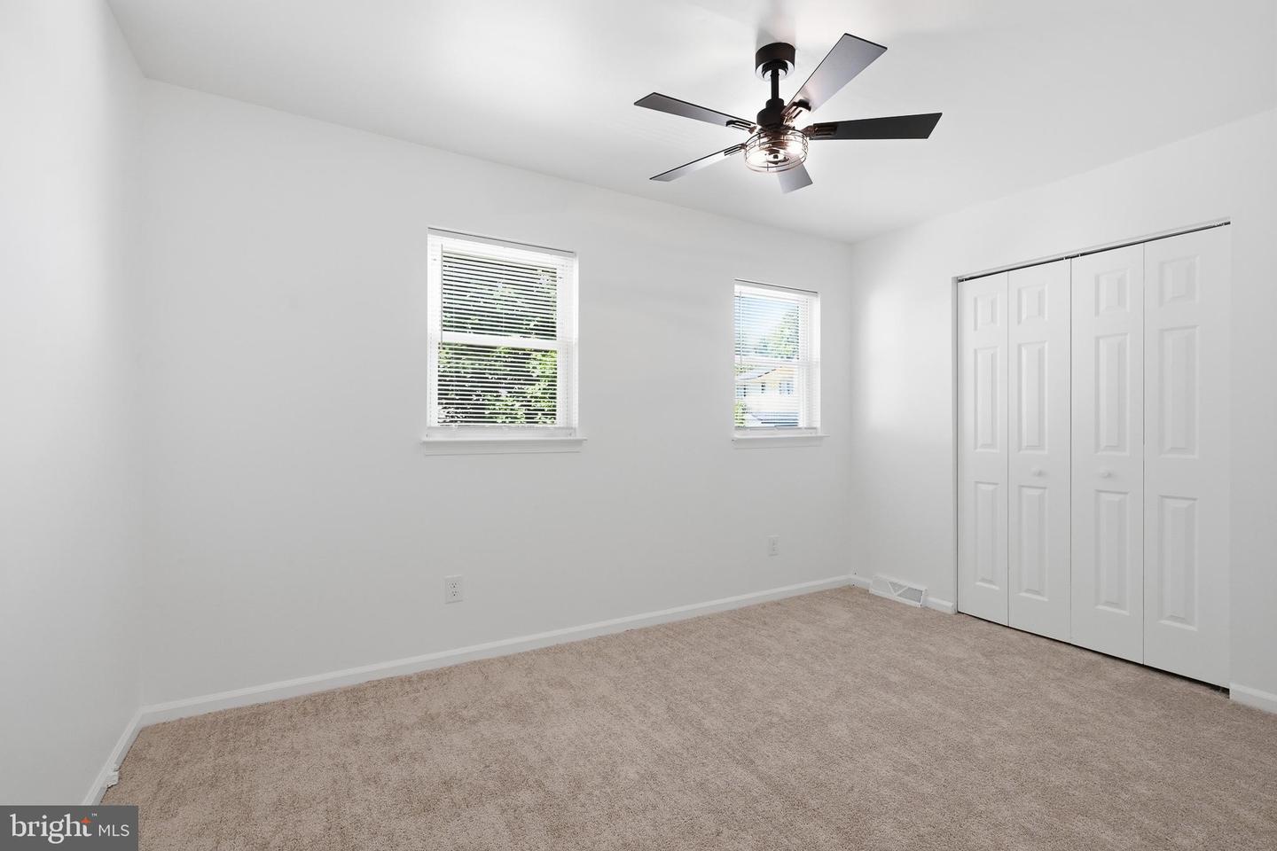 106 6th Ave Property Photo 23