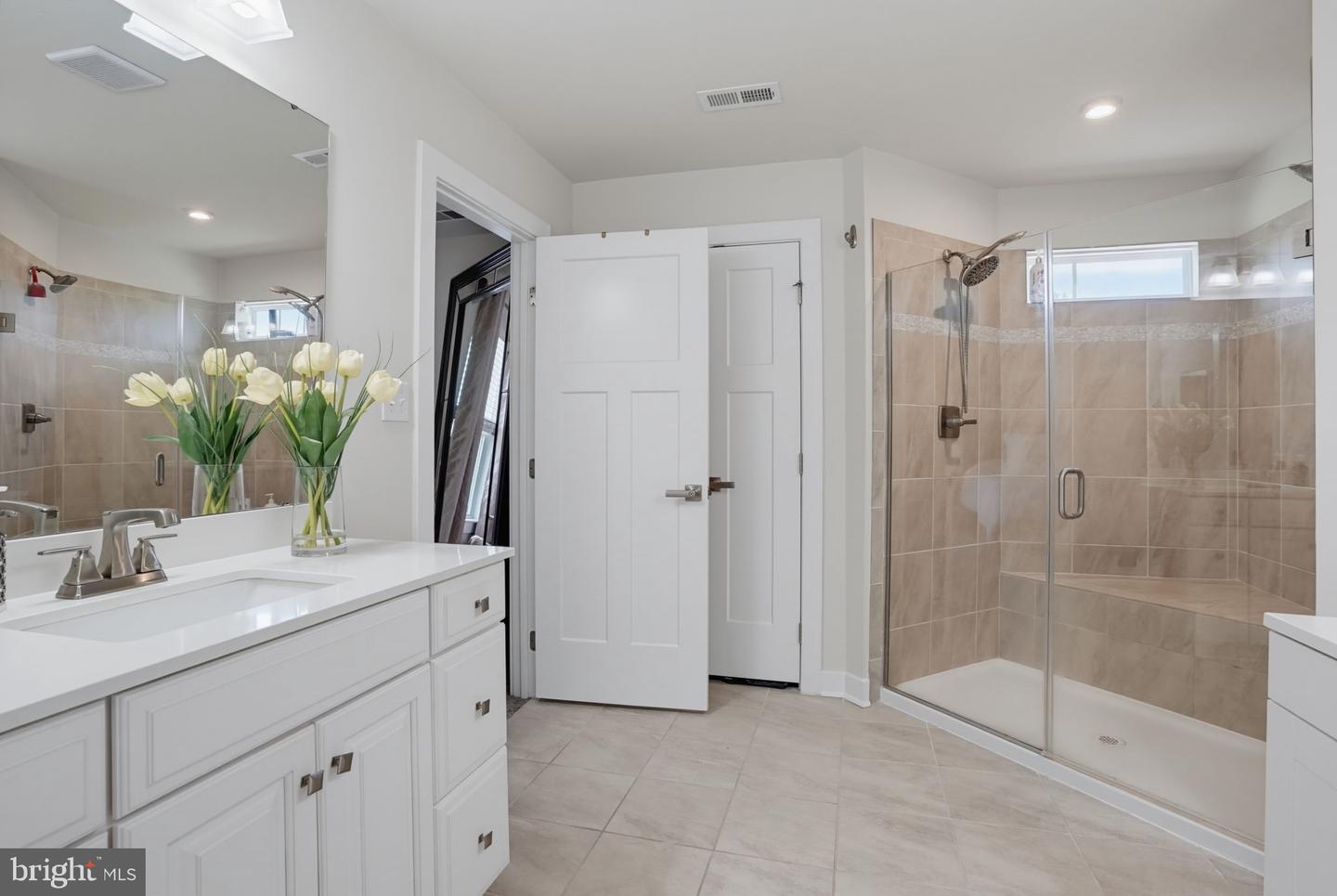 558 Spring Hollow Dr Property Photo 37