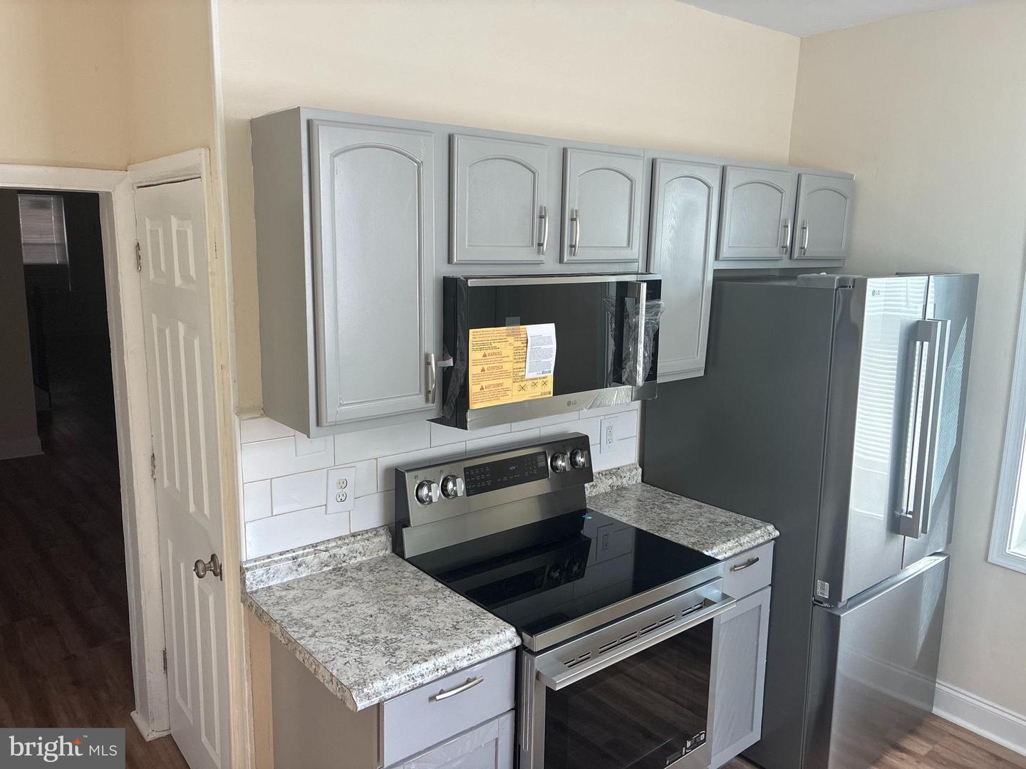225 N RODNEY ST Property Photo 1