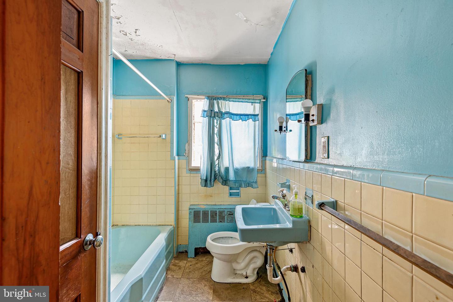 9 E 44th St Property Photo 35