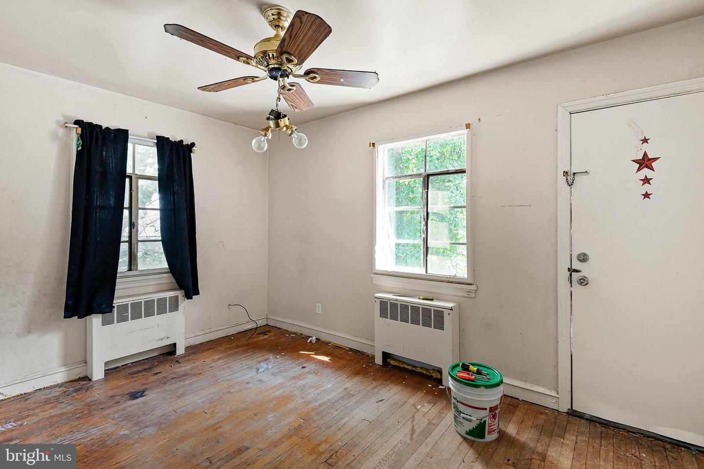 9 E 44th St Property Photo 36