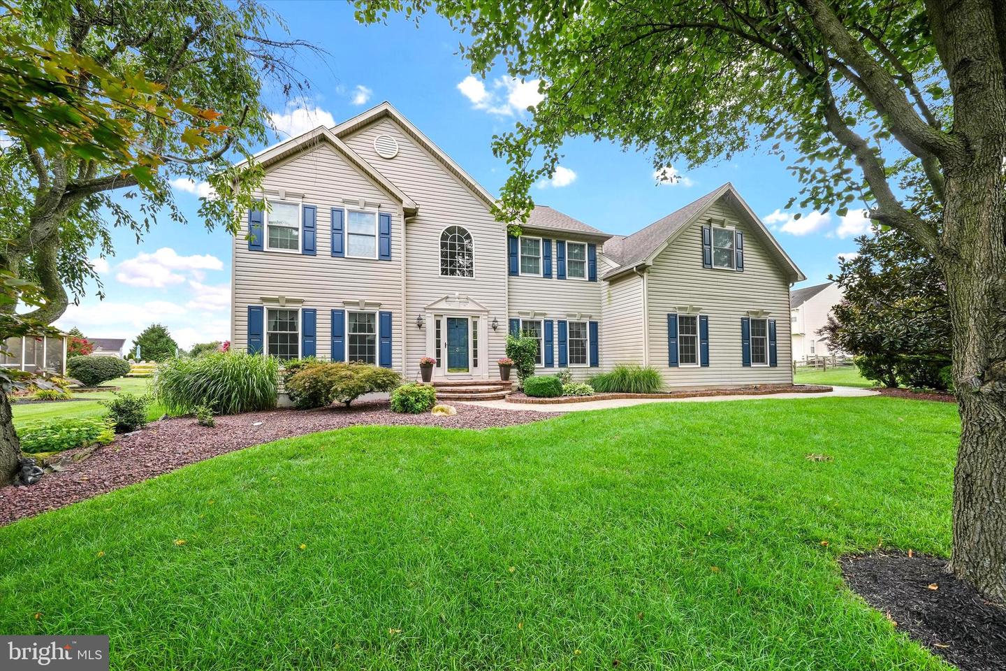 3 MILDRED LN