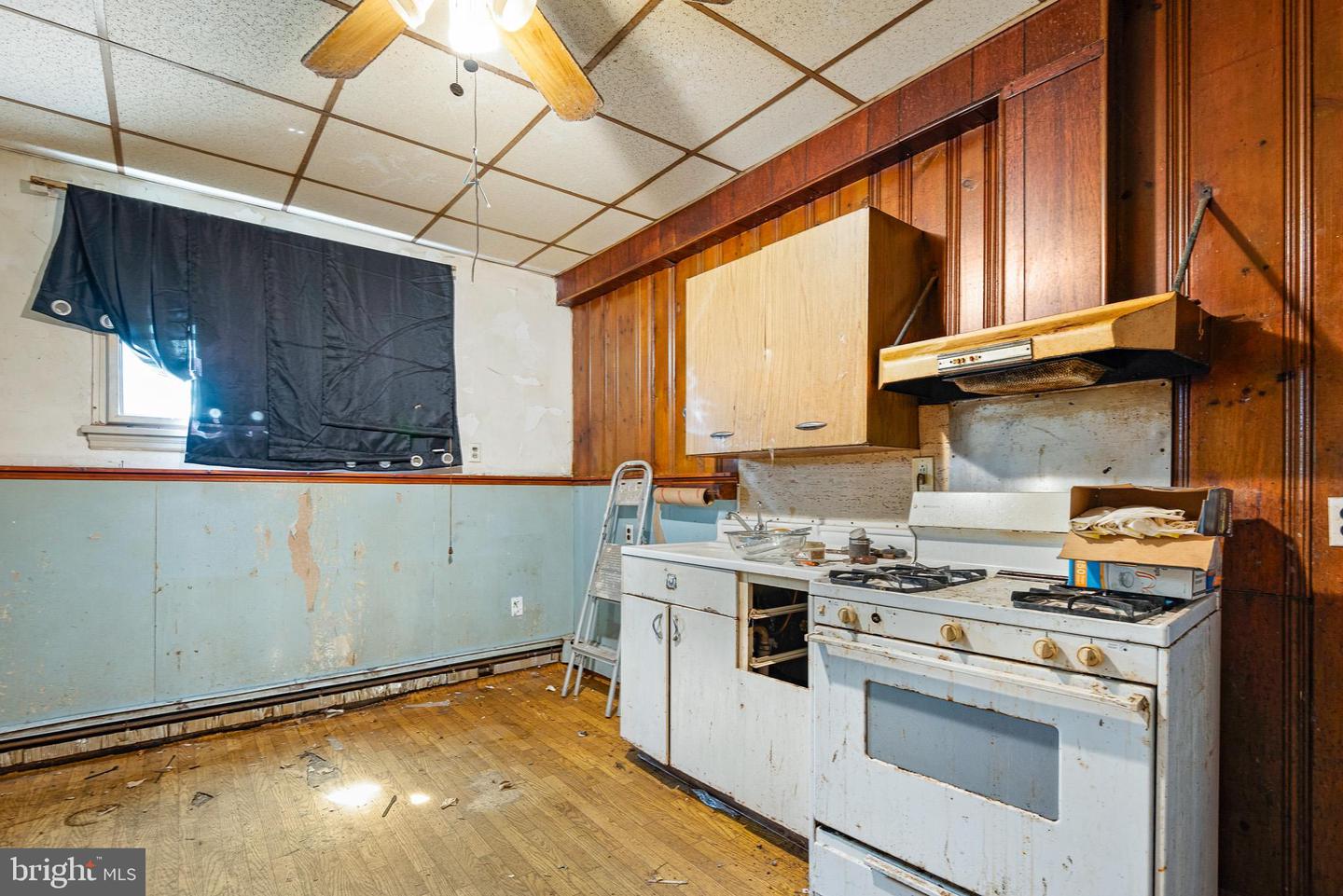9 E 44th St Property Photo 4
