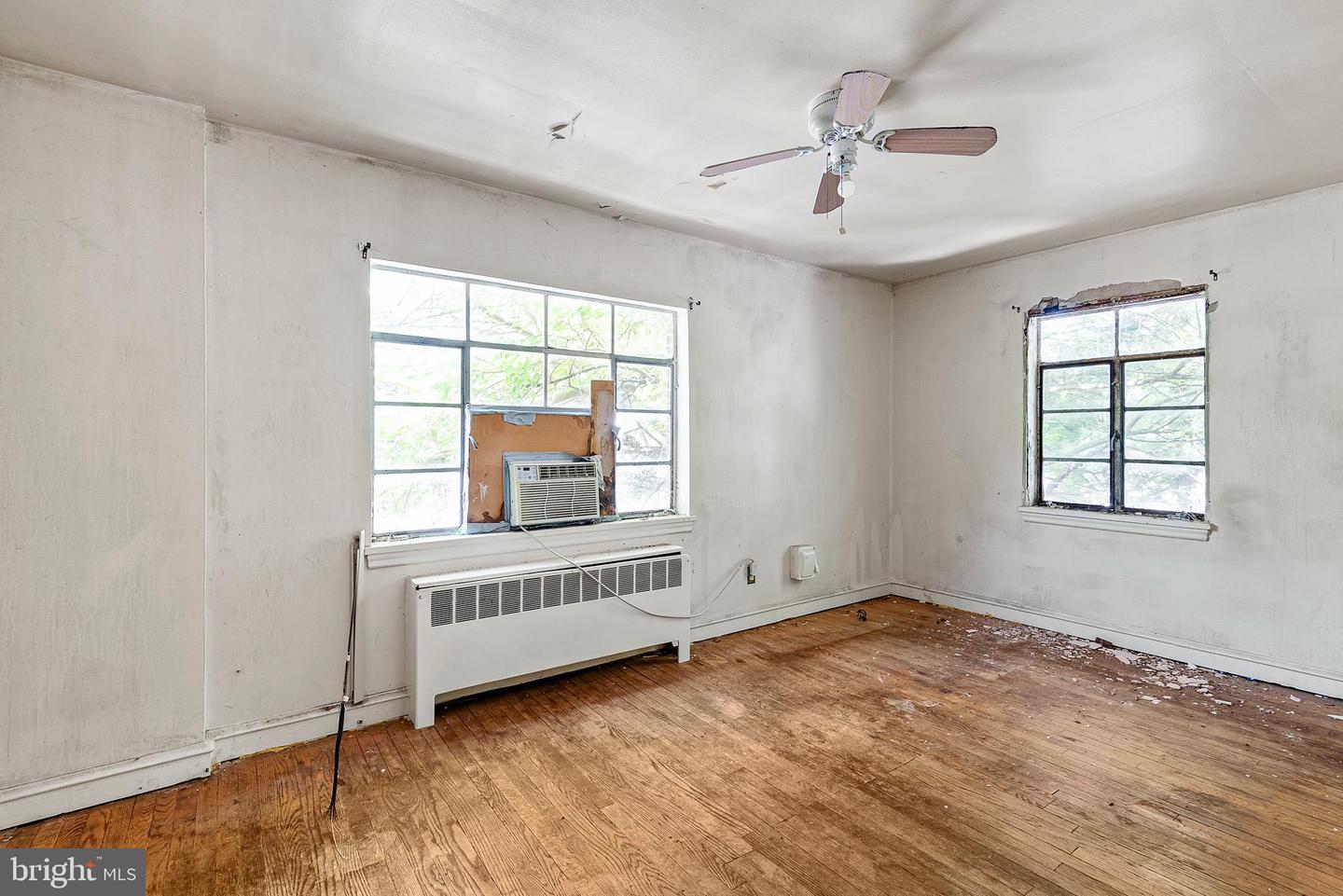 9 E 44th St Property Photo 27