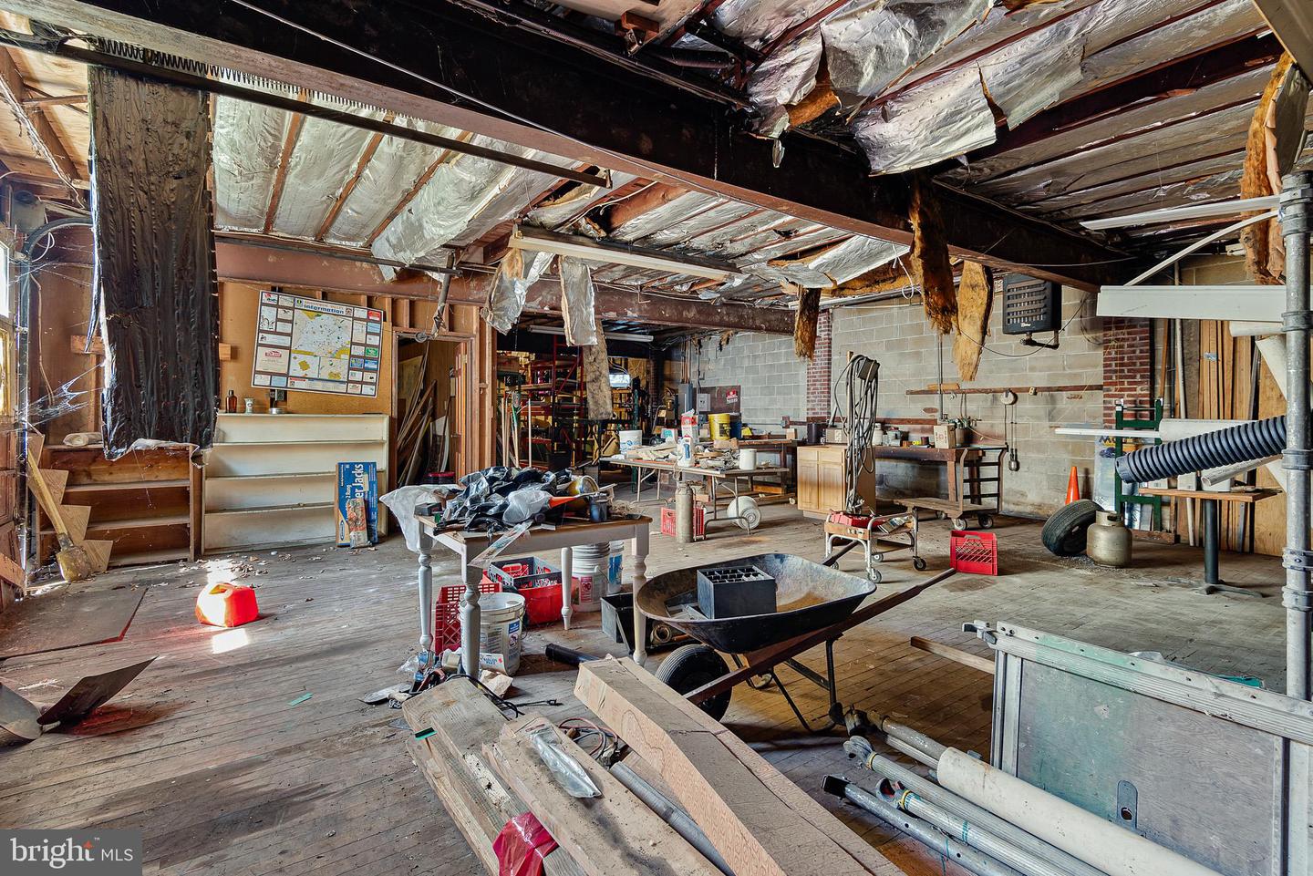 9 E 44th St Property Photo 37