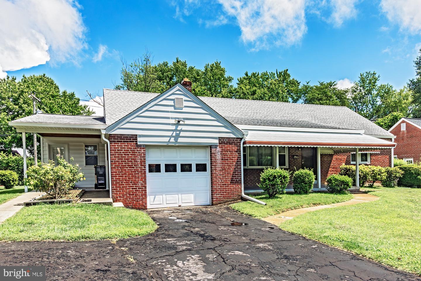 1305 Marsh Rd Property Photo 1