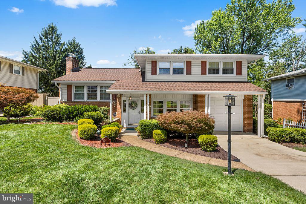 1221 Pecksniff Rd Property Photo 1