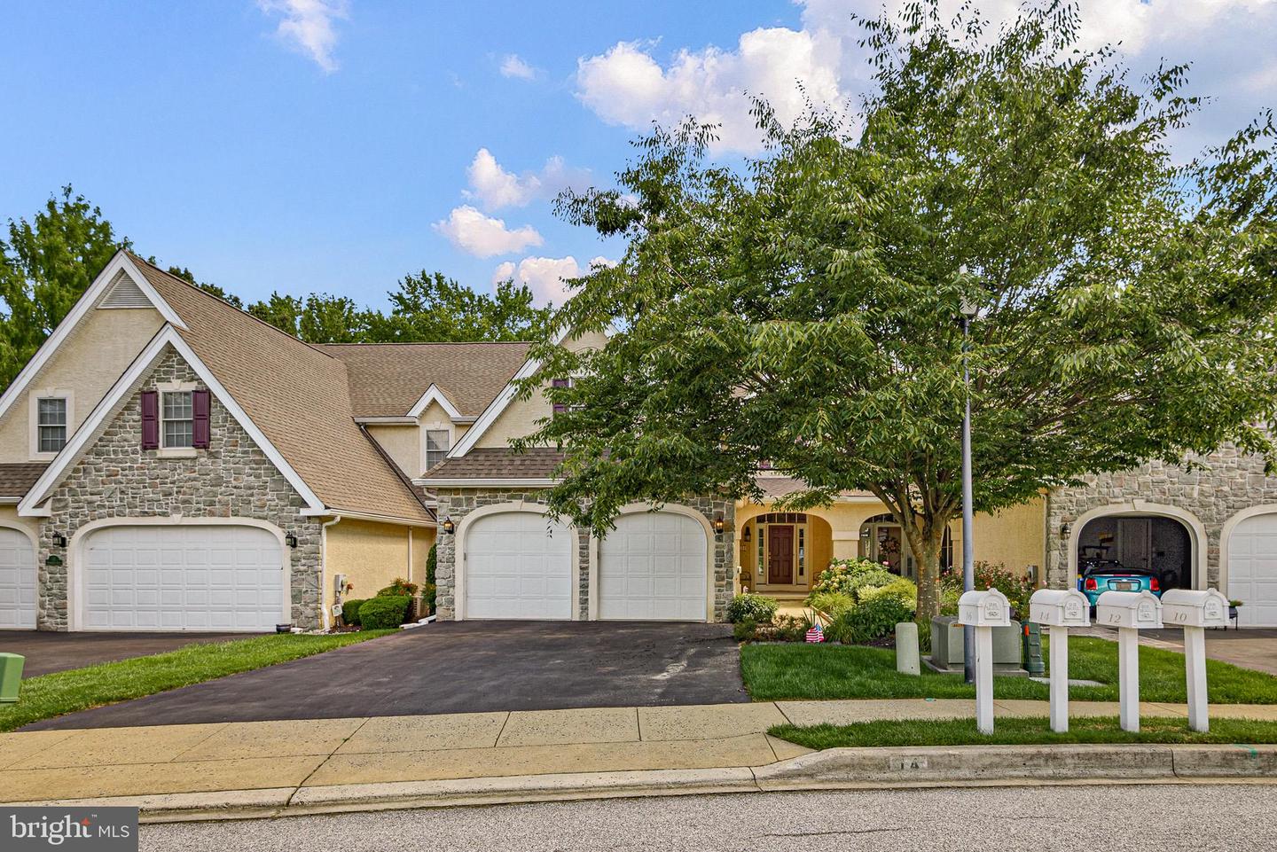 14 Briarcreek Ct Property Photo 2