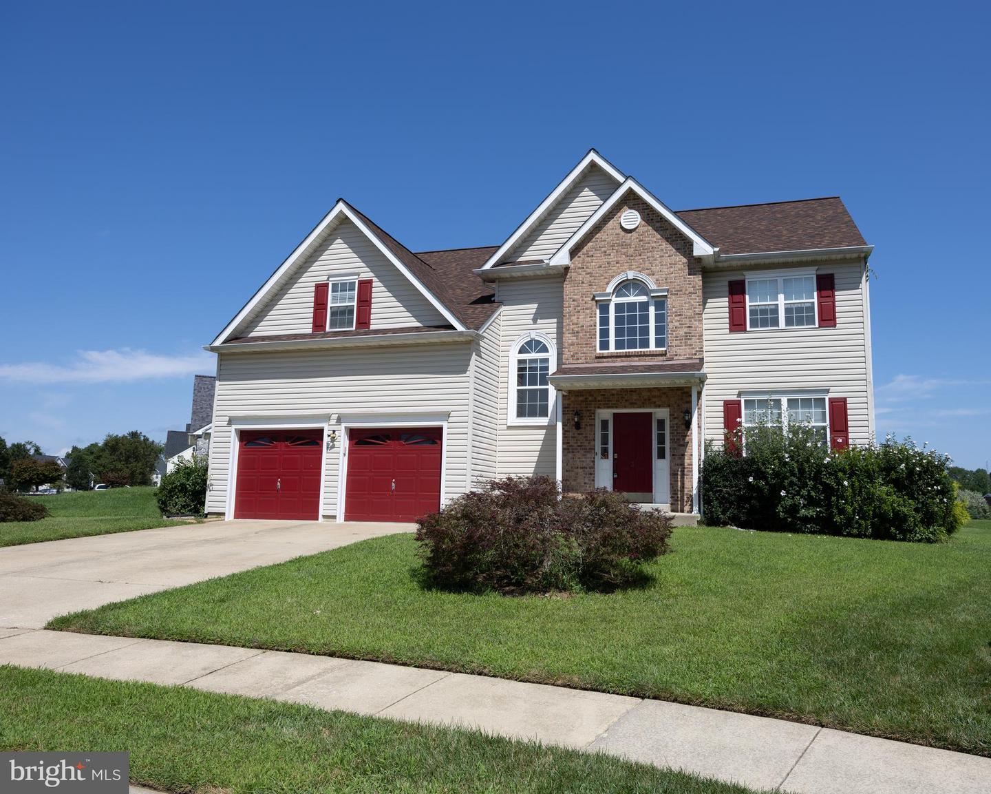 3 FOXFIELD CT Property Photo 1