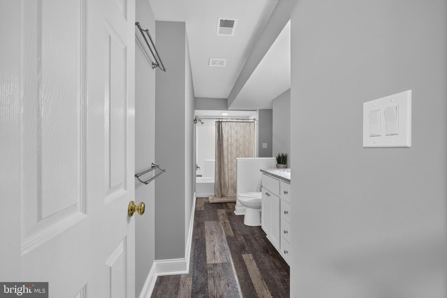 4702 Center Ter #4702 Property Photo 18