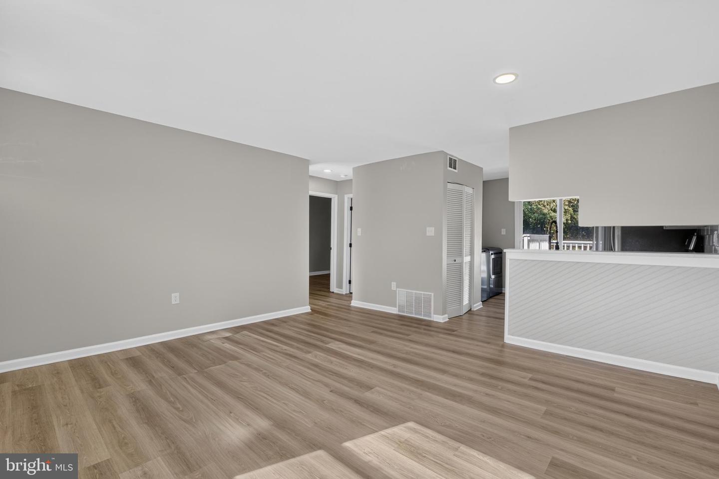 18 Defoe Cir Property Photo 3