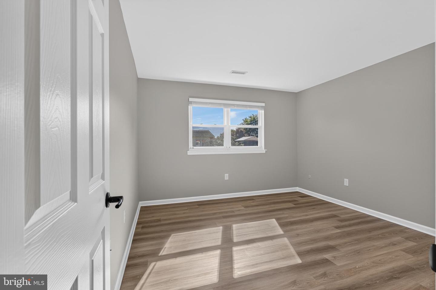 18 Defoe Cir Property Photo 6