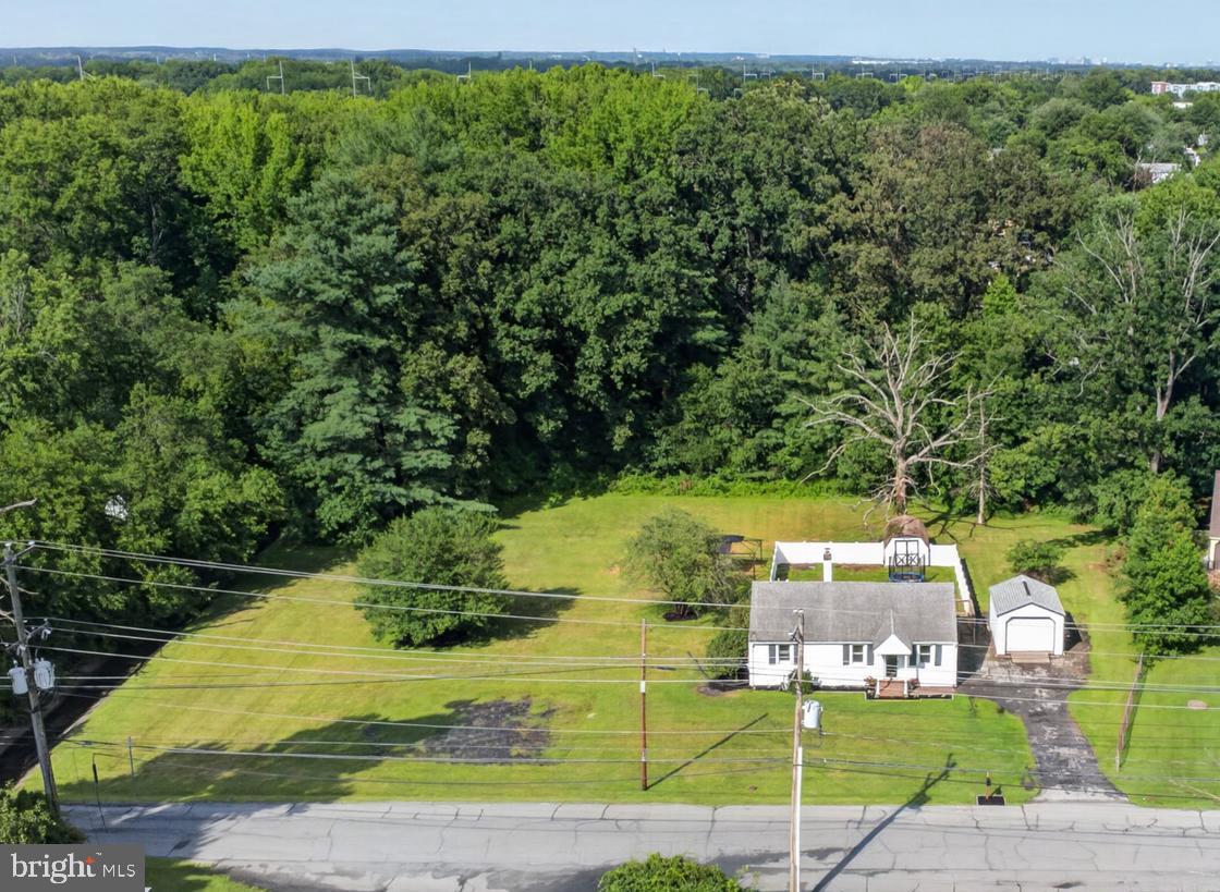 927 Old Harmony Rd Property Photo 5