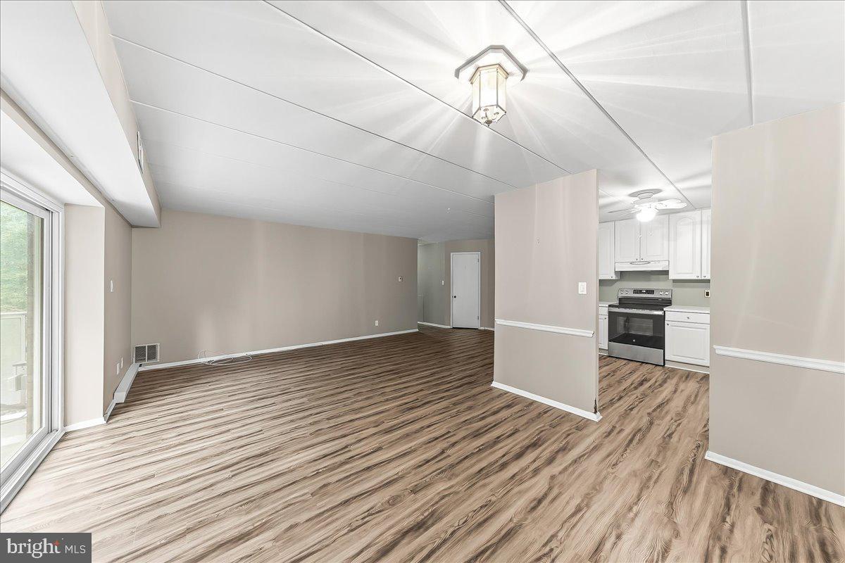 1100 Lore Ave #402 Property Photo 14