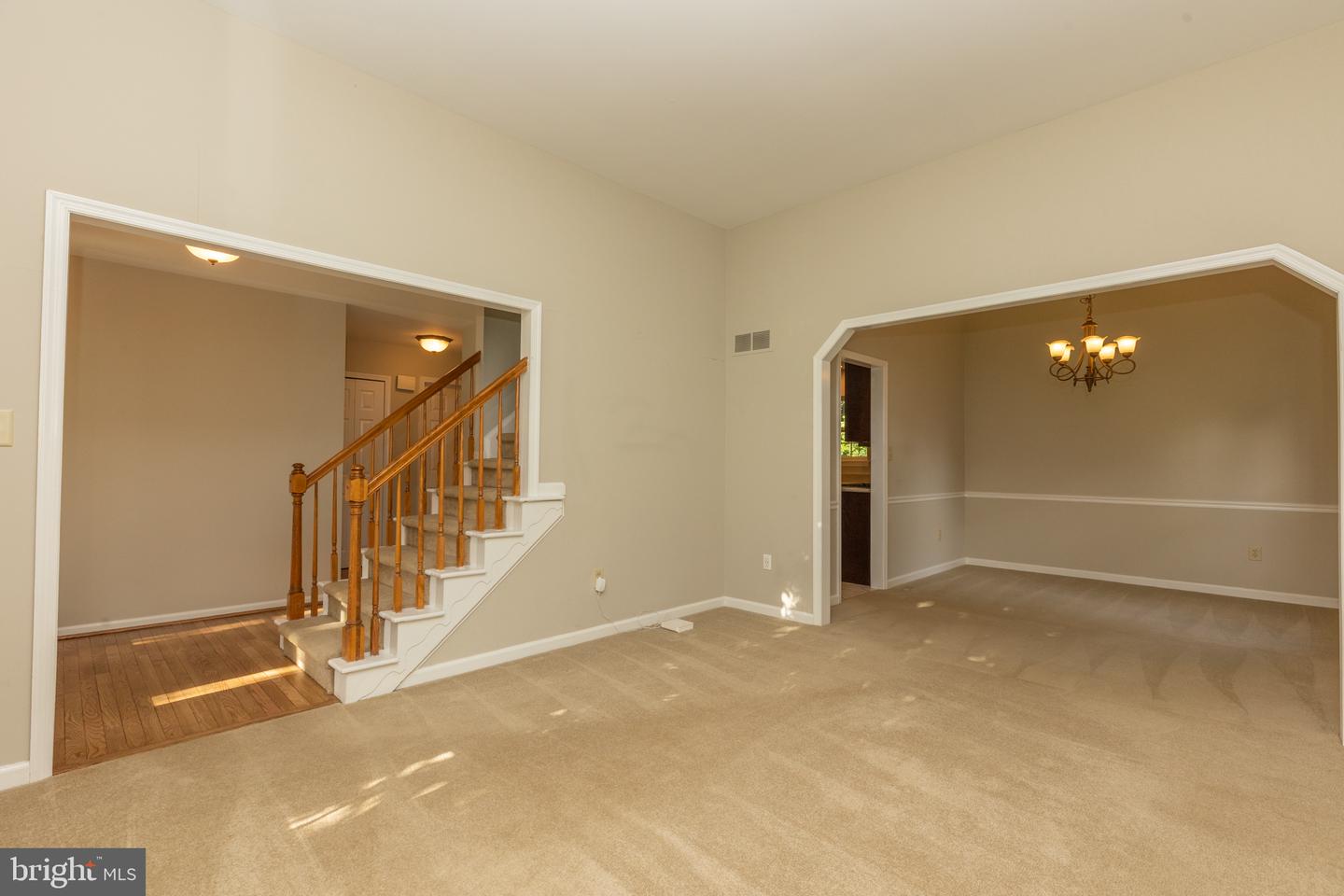 223 E Flagstone Dr Property Photo 6