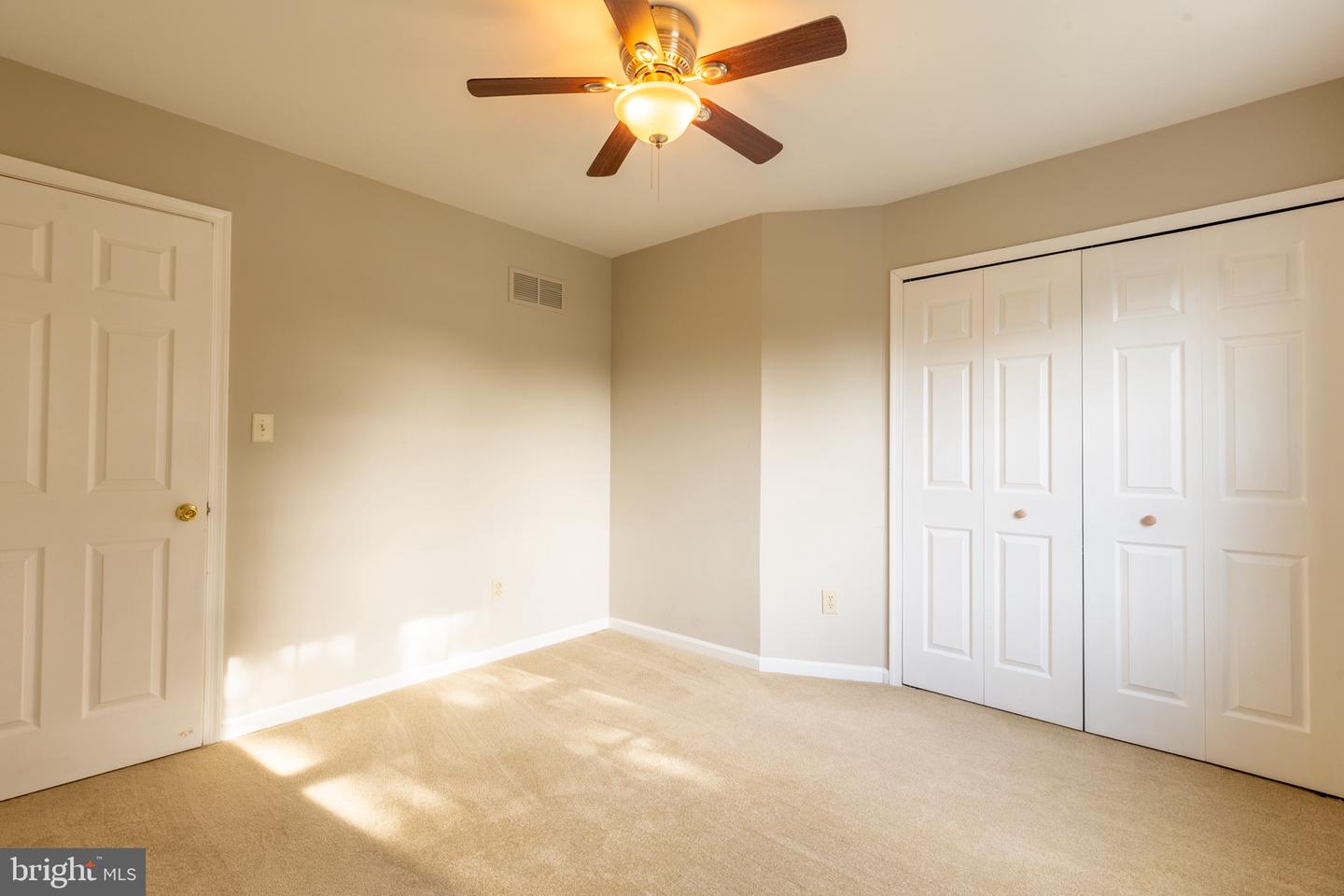 223 E Flagstone Dr Property Photo 25