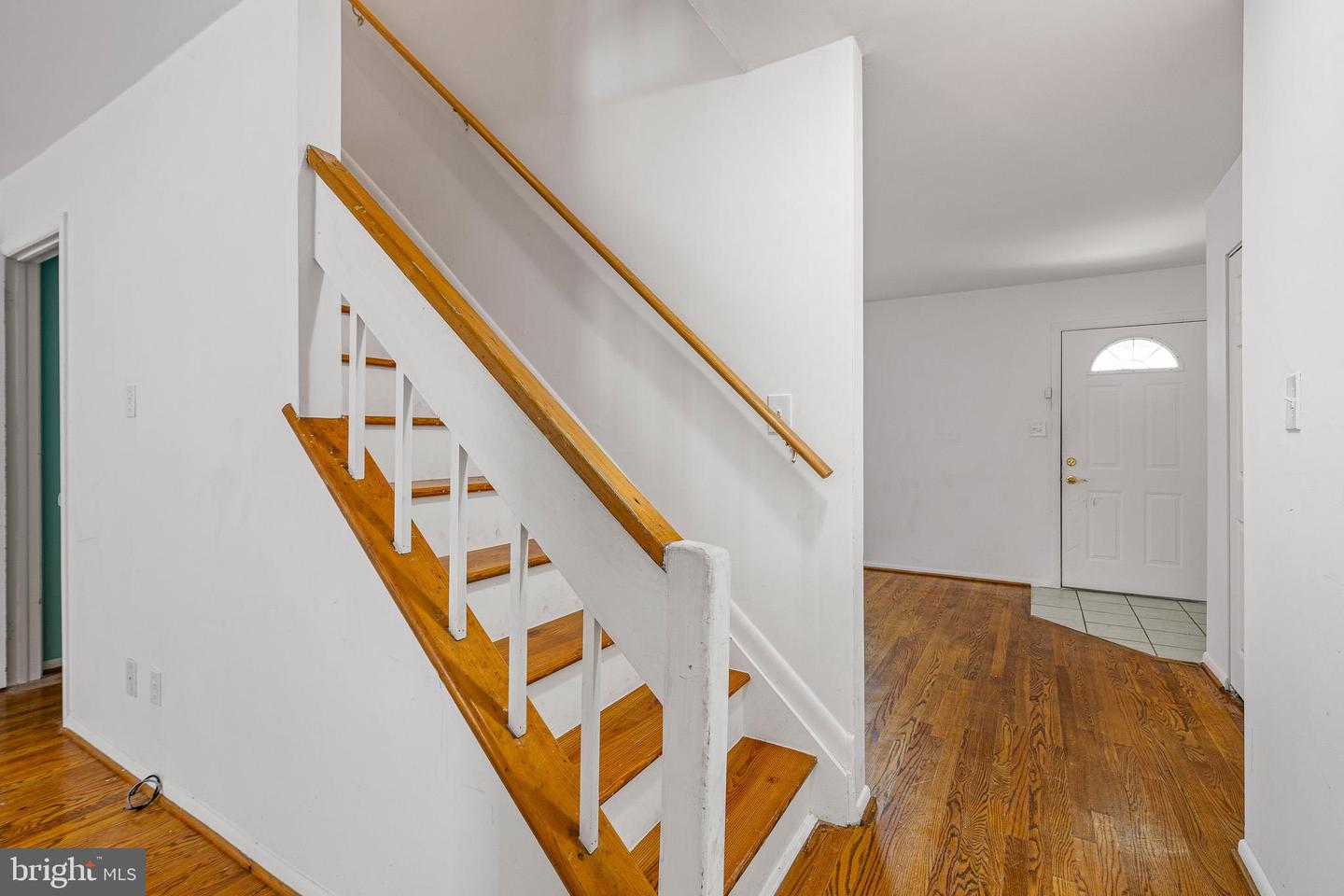 323 E Edgewater Way Property Photo 3