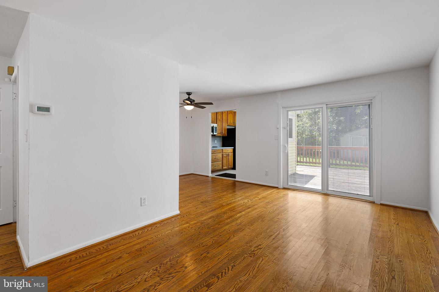 323 E Edgewater Way Property Photo 4