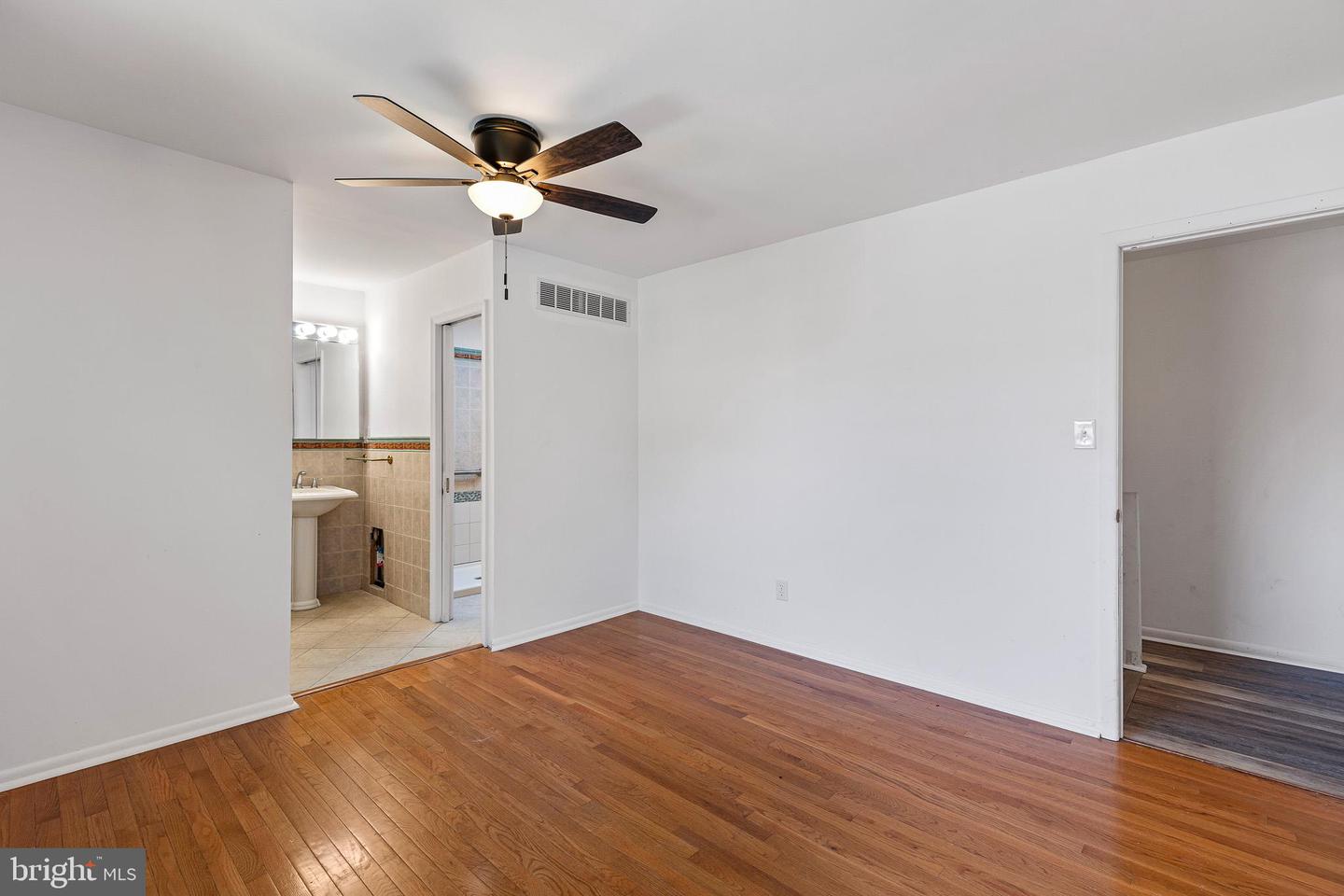323 E Edgewater Way Property Photo 17