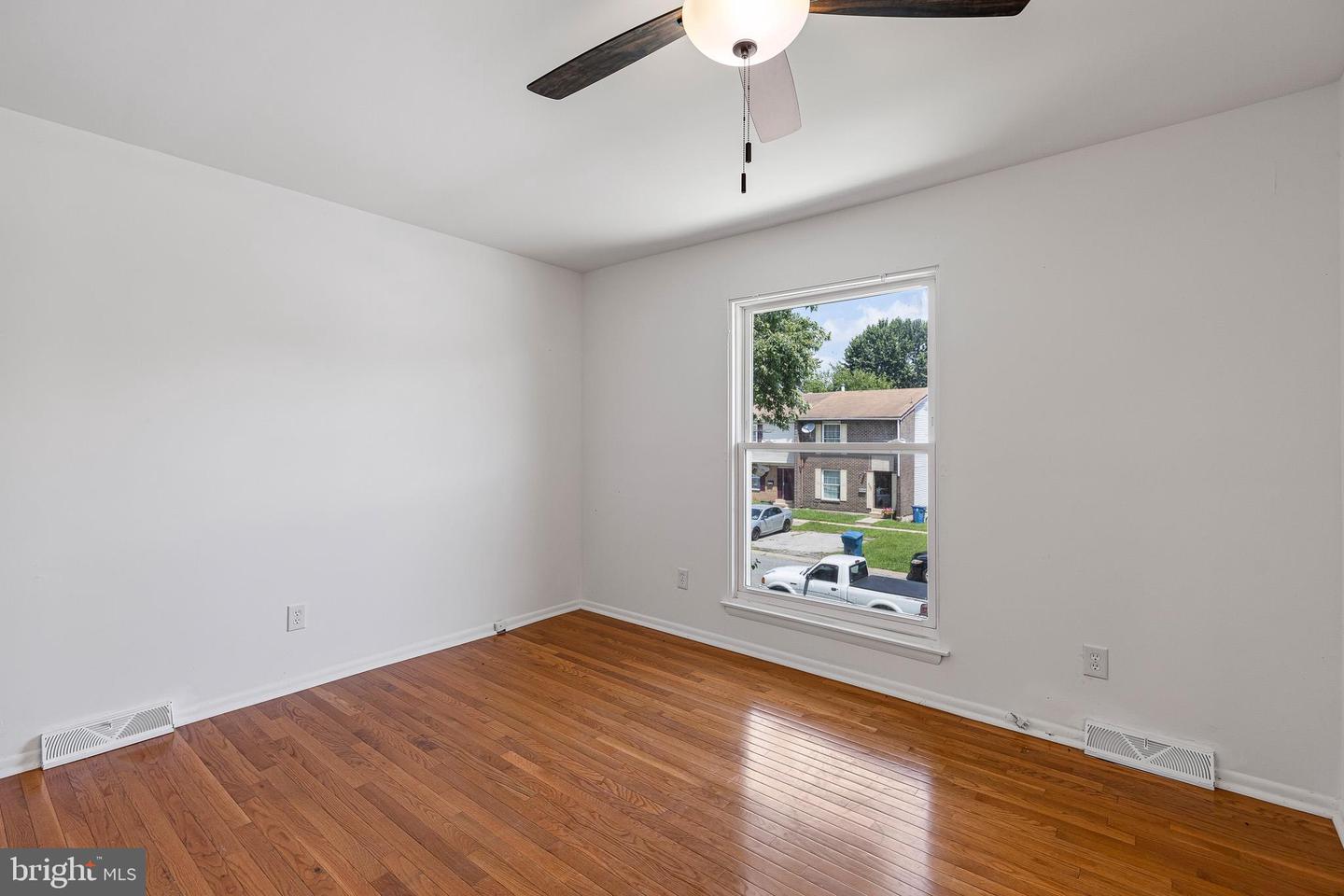323 E Edgewater Way Property Photo 18