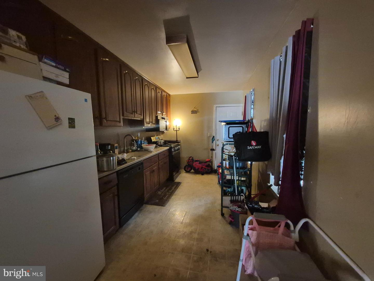 1218 N Walnut St Property Photo 3