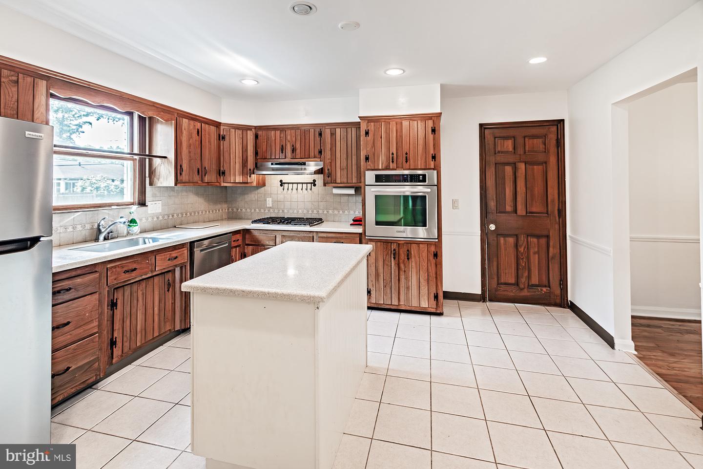 2412 Manet Rd Property Photo 4