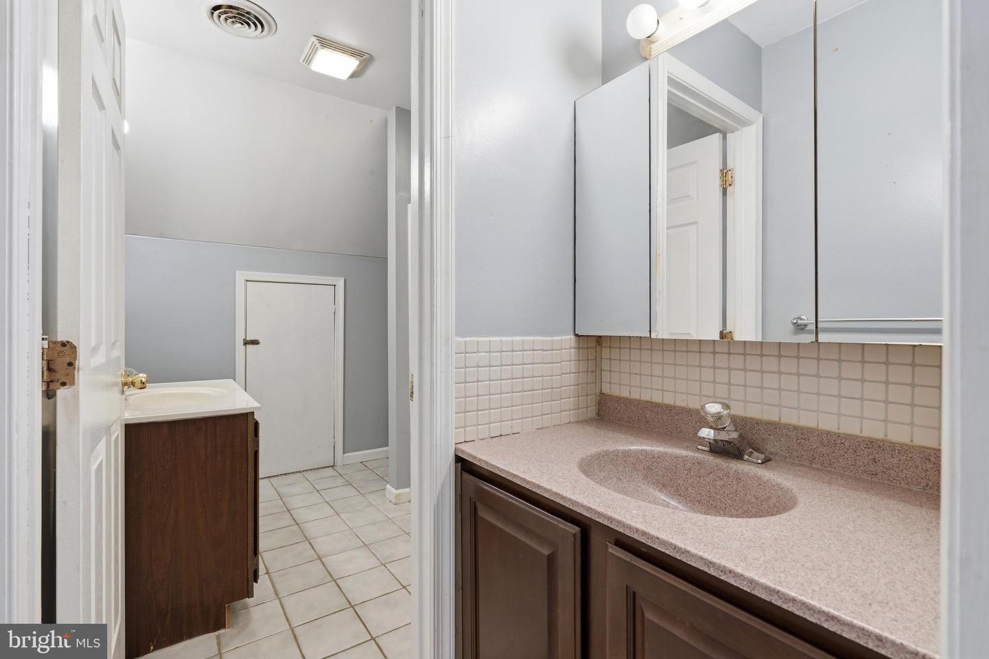 636 Main St Property Photo 44