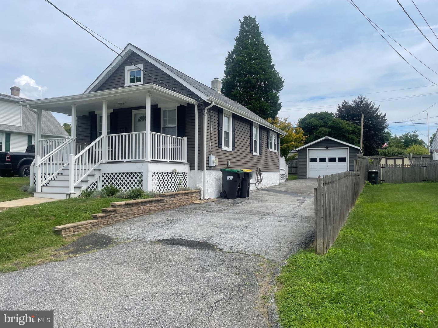 212 Virginia Ave Property Photo 4