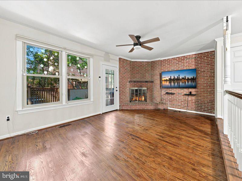 2110 Fairfield Pl Property Photo 5