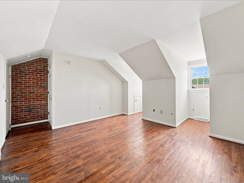 2110 Fairfield Pl Property Photo 27