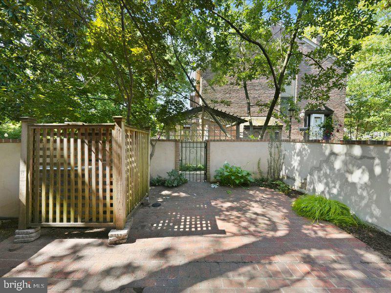 2110 Fairfield Pl Property Photo 30
